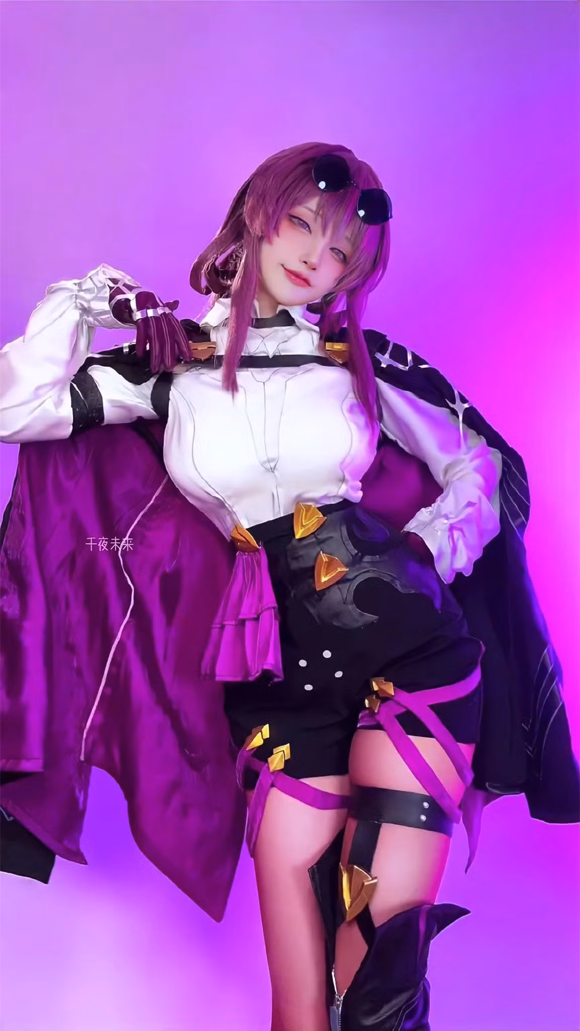 Màn cosplay xôi thịt chỉn chu đến từng chi tiết khiến nhiều fan của cô nàng cũng như fan của tựa game này nhìn không rời mắt.