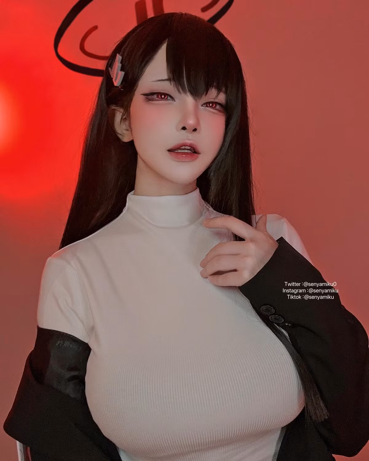 Cô thường chọn cosplay nhân vật trong các bộ anime và game đang hot.