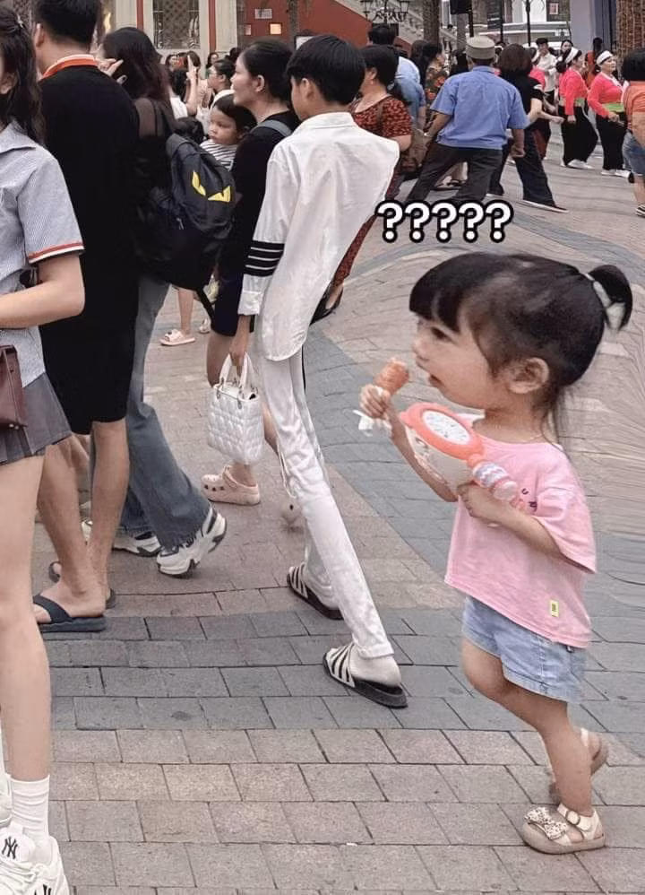 "Nạn nhân" của màn photoshop bất chấp. (Ảnh: Facebook)