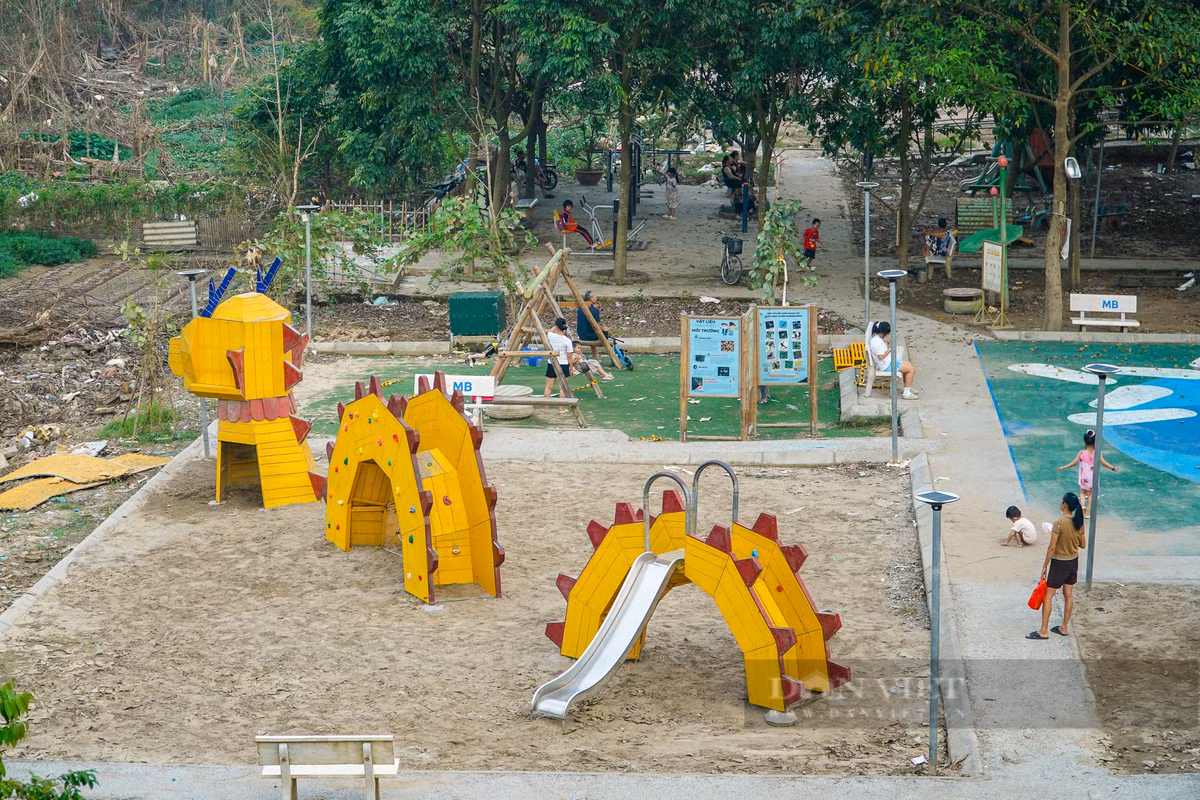 Các công viên ven sông Hồng hoạt động bình thường trở lại. Trong ảnh là khu vực phố Phúc Tân.