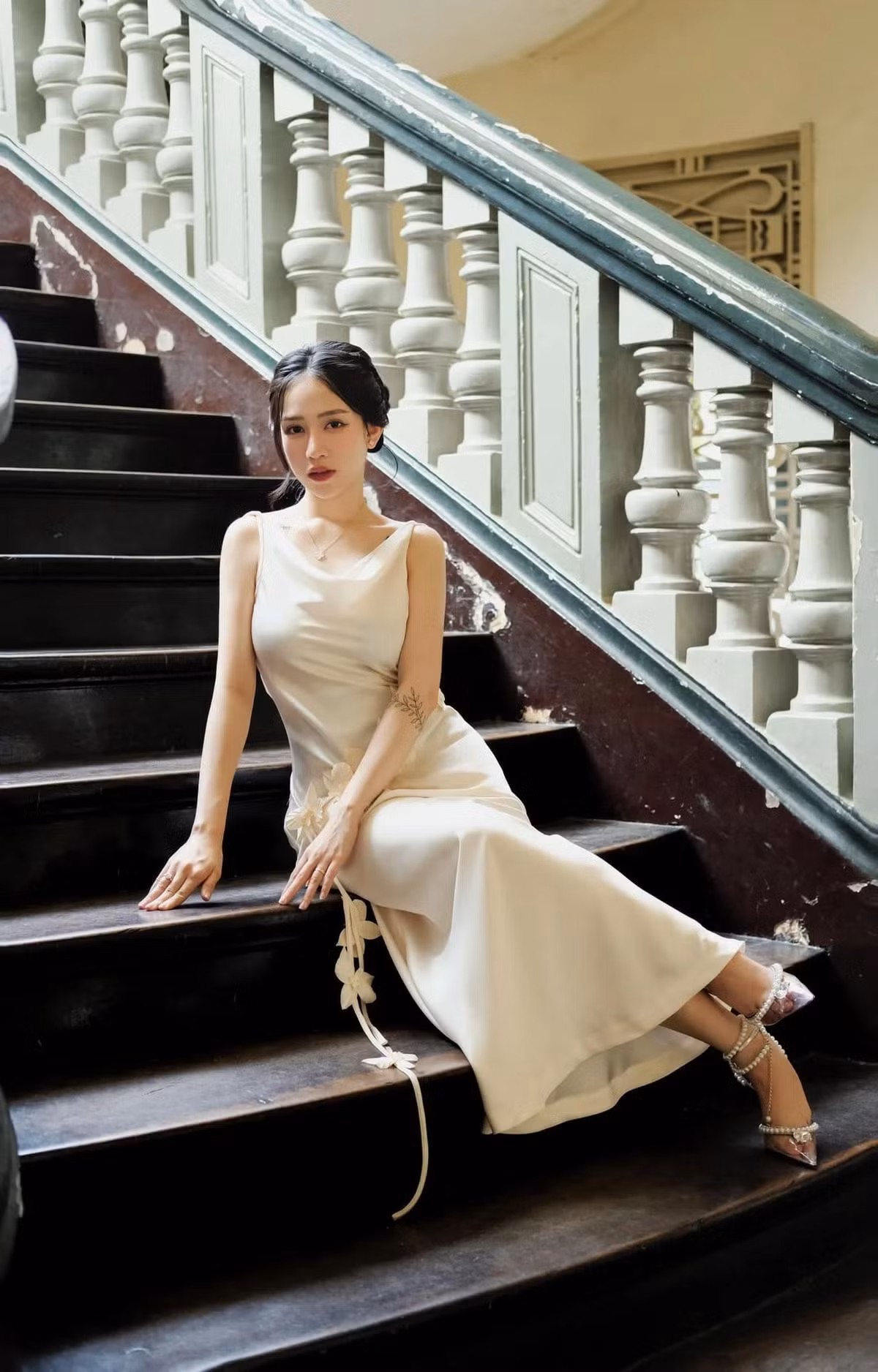 Từ tiểu thư nhà tài phiệt đến phu nhân hào môn, cô nàng được nhiều người nhận xét ngày càng thăng hạng về nhan sắc.