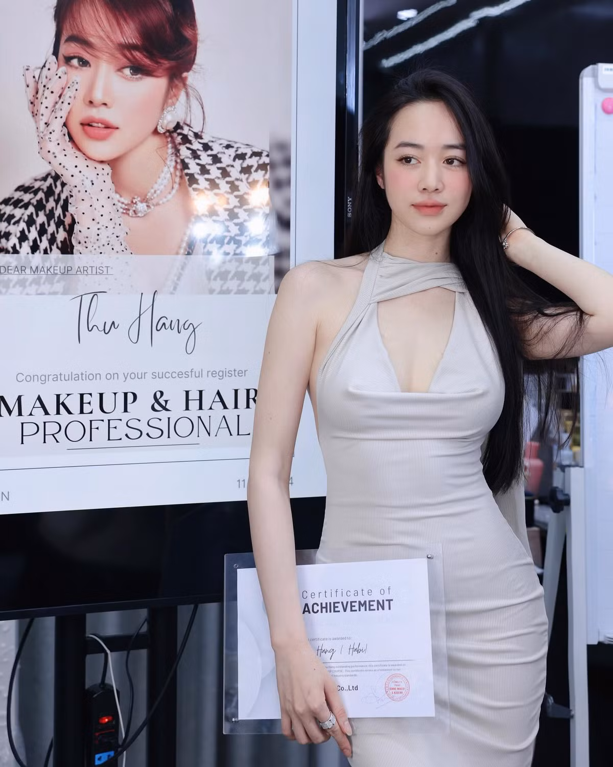 Hằng Habi theo đuổi phong cách nữ tính, thanh lịch, dịu dàng. (Ảnh: IGNV)