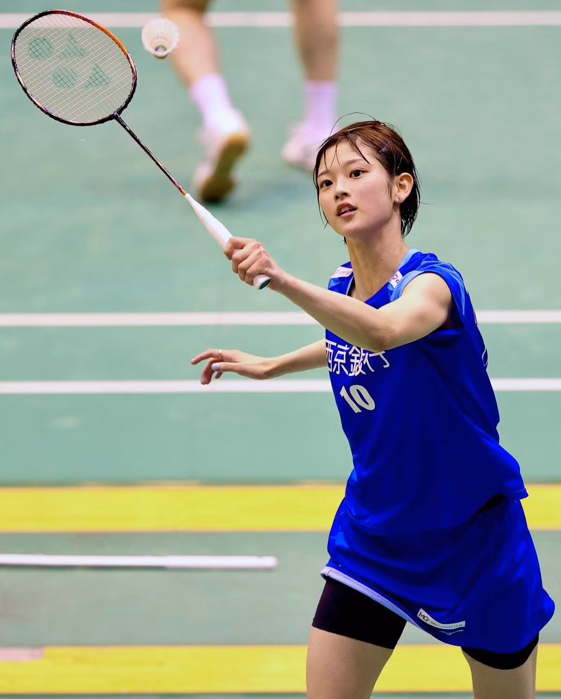 Taguchi Maya từng giành huy chương vàng ở nội dung đôi nữ thuộc Giải vô địch cầu lông trẻ thế giới năm 2023, ngay trong lần đầu tham dự giải đấu này.