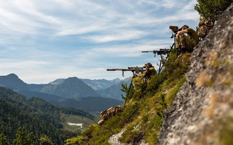 Tháng 9/2018, lính bắn tỉa đến từ các nước thành viên NATO là Bỉ, Đức, Hy Lạp, Italy, Hà Lan, Na Uy, Slovakia và Mỹ... đã có mặt tại vùng tập huấn Hochfilzen, Áo, trên dãy Alps.