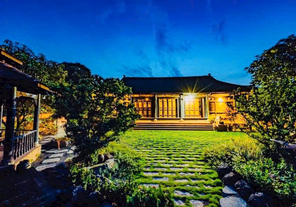 Dù không tiết lộ chi phí xây dựng, song nhiều người dự đoán cơ ngơi của Hoàng Mập phải lên đến hàng chục tỷ đồng. Ảnh: FB Hoàng Minh Bùi