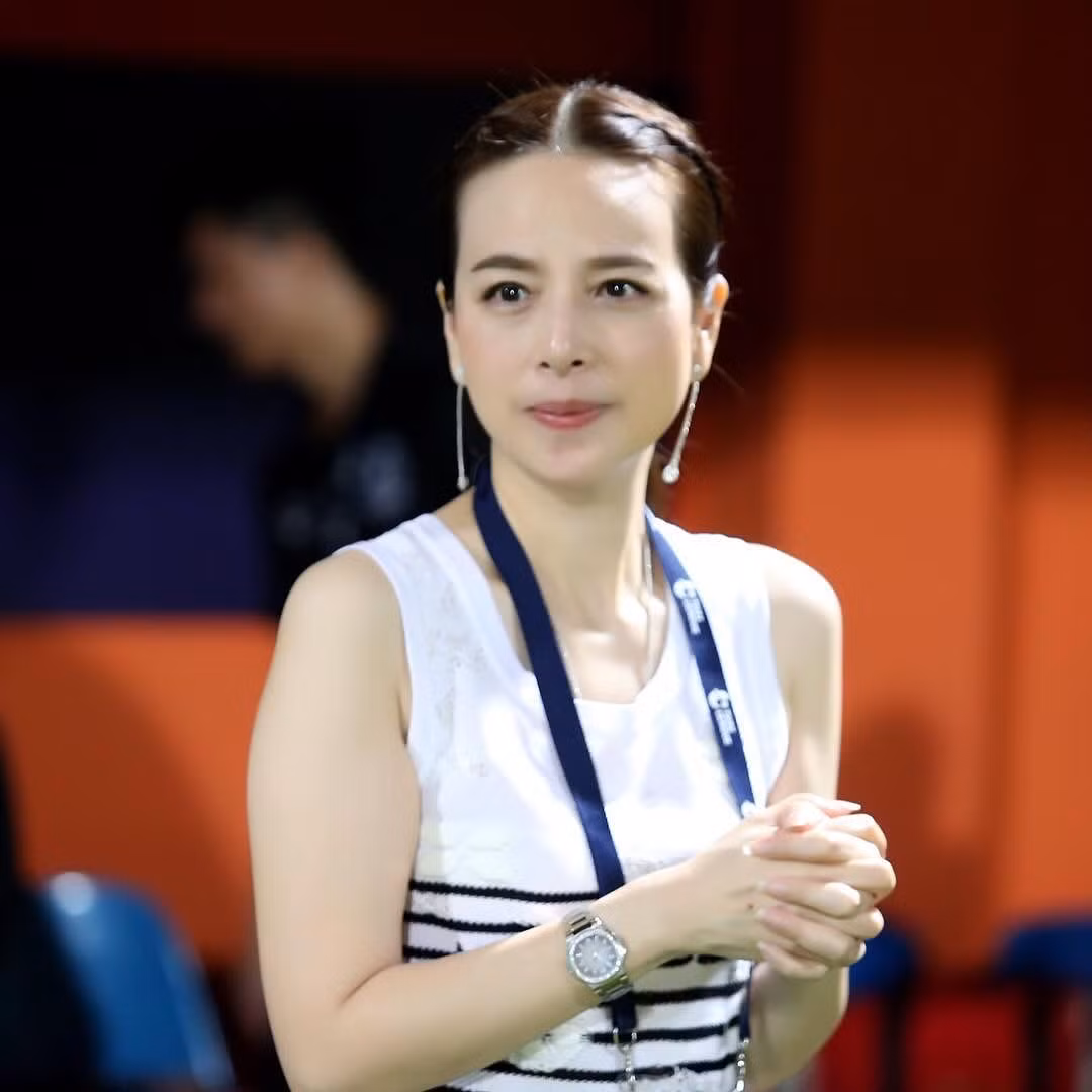 Bà Madam Pang thuộc thế hệ thứ năm của gia tộc Lamsam – một trong những dòng họ giàu có và có ảnh hưởng lớn tại Thái Lan, kinh doanh trong lĩnh vực ngân hàng và bảo hiểm. Ảnh: FB Madam Pang