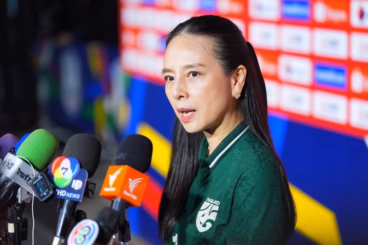 Là gương mặt quen thuộc trong các giải đấu lớn, bà Madam Pang không chỉ được biết đến ở Thái Lan mà còn gây ấn tượng mạnh với người hâm mộ bóng đá Việt Nam. Ảnh: FB Madam Pan