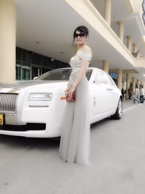 Sau siêu đám cưới và sự kiện đập nhà, bà Liễu thường xuyên xuất hiện bên những chiếc siêu xe đắt giá. Nhưng hiện tại, nữ đại gia không xuất hiện trước truyền thông. Ảnh: Vietnamnet