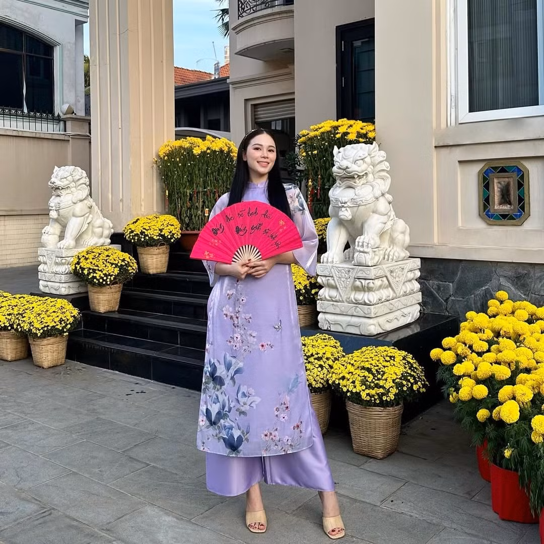 Biệt thự của Linh Rin và thiếu gia Phillip Nguyễn nổi bật với tông trắng chủ đạo, thiết kế hiện đại và diện tích rộng lớn. Ảnh: FBNV