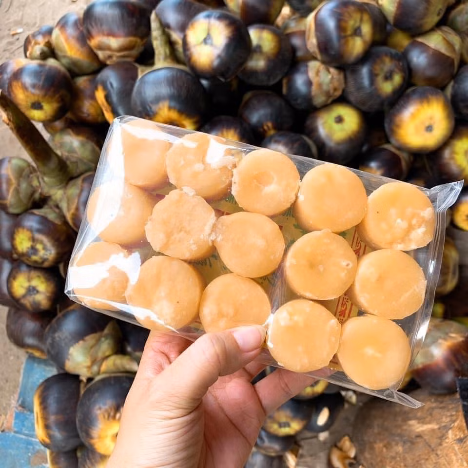 Từ thốt nốt có thể chế biến thành chè, đường thốt nốt, dầm sữa chua, bánh thốt nốt, bánh bò thốt nốt, thốt nốt dầm...Ảnh: Tiệm thuốc Bắc Sài Gòn