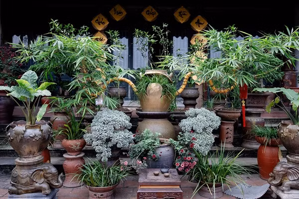 Bên cạnh đó, anh Luân còn sở hữu tác phẩm “Lưỡng long chầu nhật” được rất nhiều đại gia tiền tỷ nhưng anh không bán. Ảnh: Báo giao thông