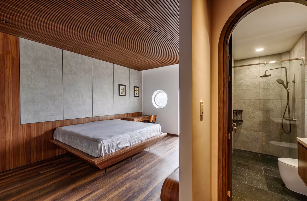 Phòng ngủ tối giản, ngập tràn ánh sáng. Ảnh: Lonton Studio