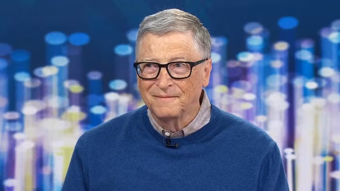  Tỷ phú Bill Gates trở thành người đầu tiên đạt 100 tỷ USD vào năm 1999 khi giá cổ phiếu Microsoft tăng mạnh. Nhưng sau đó, cuộc khủng hoảng tài chính đã khiến tài sản của Bill Gates giảm gần một nửa. Ảnh: NCb News
