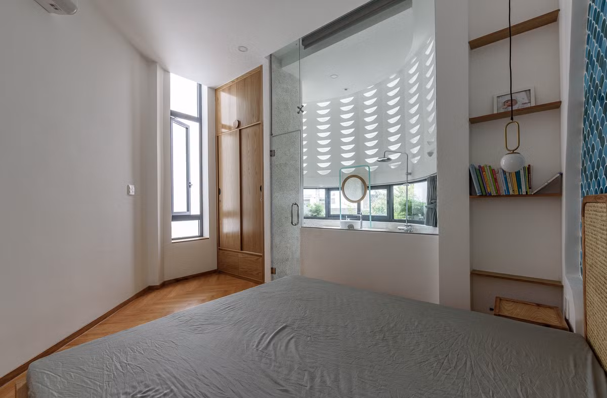 Tầng hai và ba là phòng ngủ dành cho các thành viên trong gia đình. Ảnh: Lonton Studio