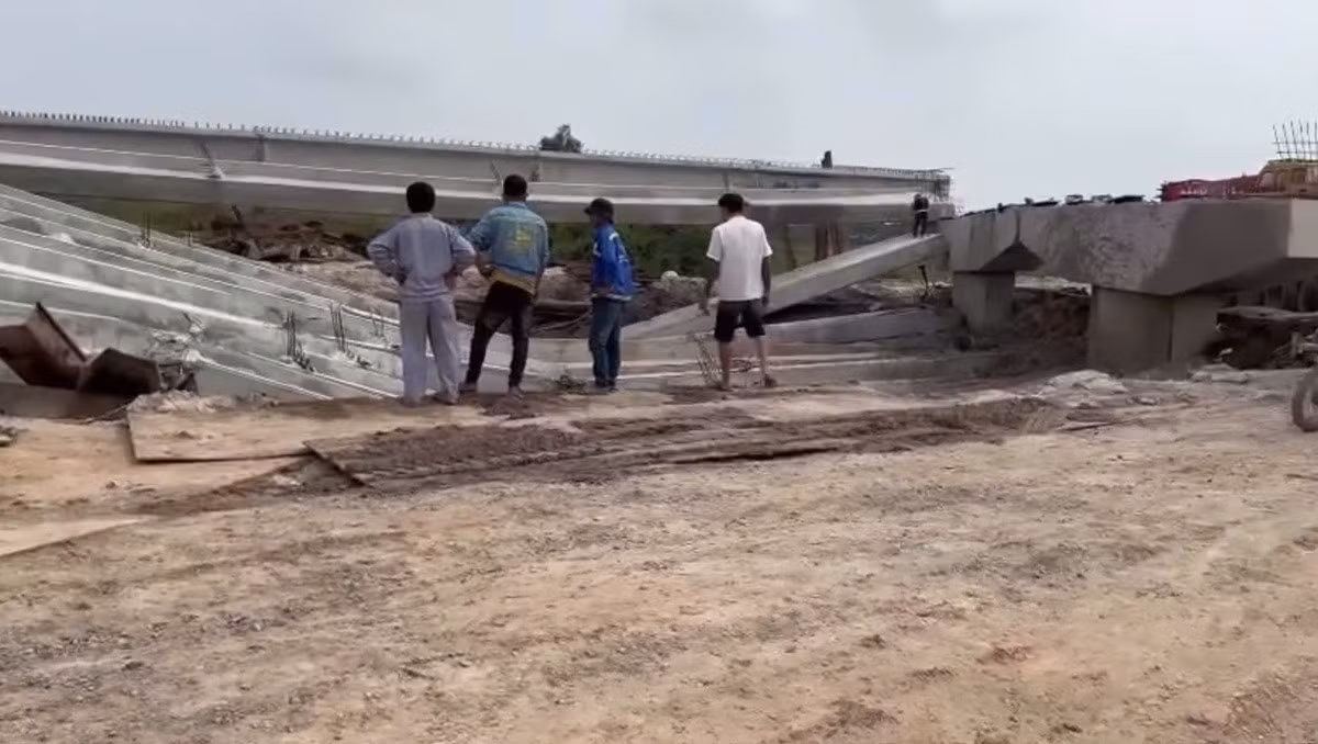 Gãy 9 phiến dầm trên cao tốc Biên Hòa - Vũng Tàu Gay 9 phien dam tren cao toc Bien Hoa - Vung Tau