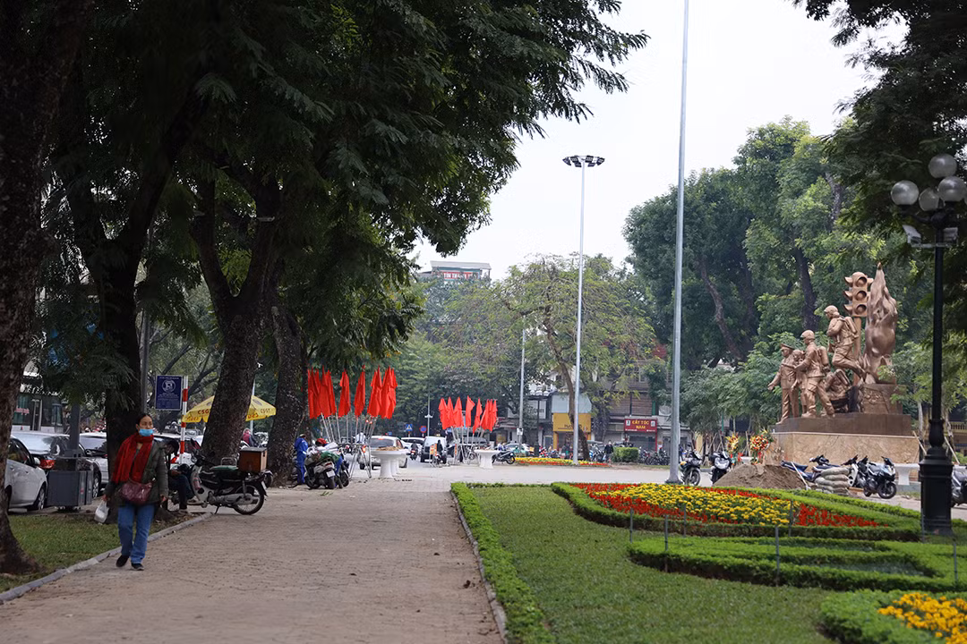 Theo đại diện UBND quận Hai Bà Trưng, không gian đi bộ quanh hồ Thiền Quang bao gồm khu vực phố Trần Nhân Tông (đoạn từ phố Quang Trung đến Trần Bình Trọng) và khu vực phụ cận (công viên Thống Nhất, vườn hoa, đường dạo quanh hồ Thiền Quang, Nhà văn hoá Thanh Thiếu Niên...). 