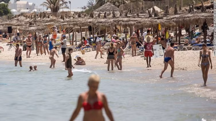 Tunisia đứng thứ hai trong danh sách 10 quốc gia có tốc độ tăng trưởng du lịch nhanh nhất thế giới, với tốc độ tăng 32,5% so với năm ngoái.