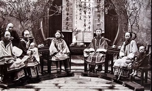 Hình ảnh một gia đình Trung Quốc những năm 1870 - 1946.