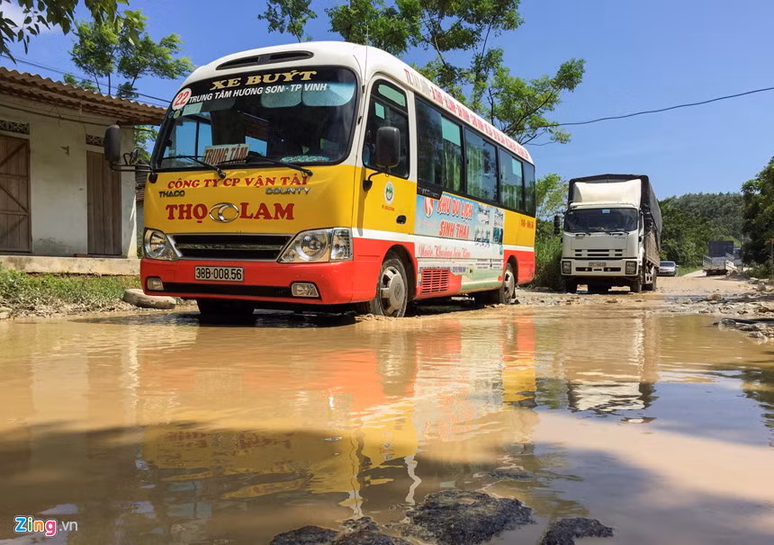 Anh: "Con duong dep nhat Viet Nam" ngap o voi, o ga