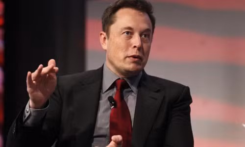 Elon Musk: "Con nguoi se bi de doa boi vu khi tu dong"