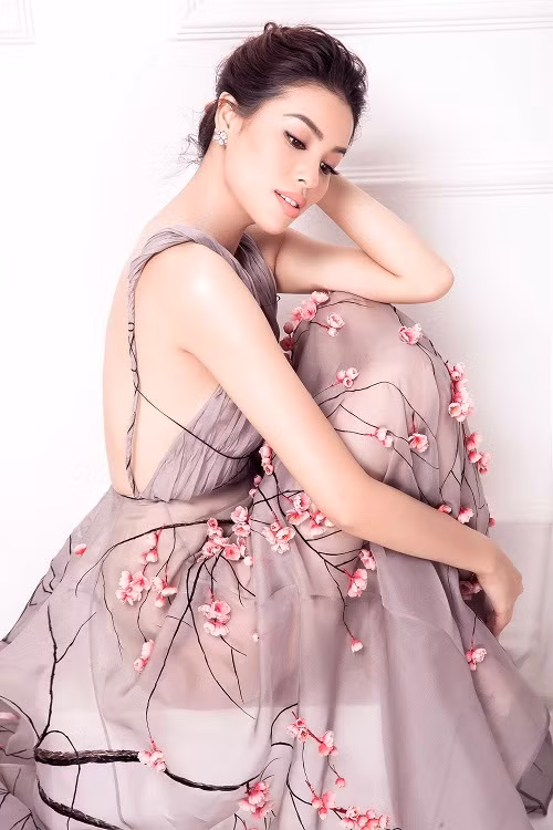 Phạm Hương cho biết dù mới đây cô đầu quân về công ty Renew Artists, tuy nhiên vì việc điều trị bệnh đòi hỏi thời gian nghỉ ngơi nên cô vẫn chưa có nhiều hoạt động với vai trò mới.