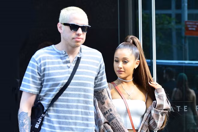 Ban trai cu xuat hien met moi sau chia tay Ariana Grande-Hinh-2