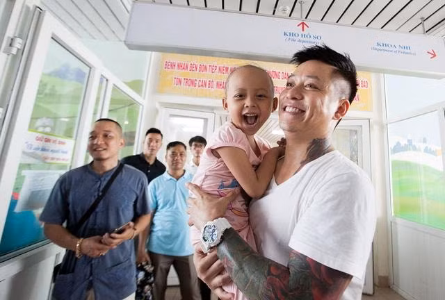 Tuan Hung rang ro di dien sau cu soc huy show phai nhap vien-Hinh-4