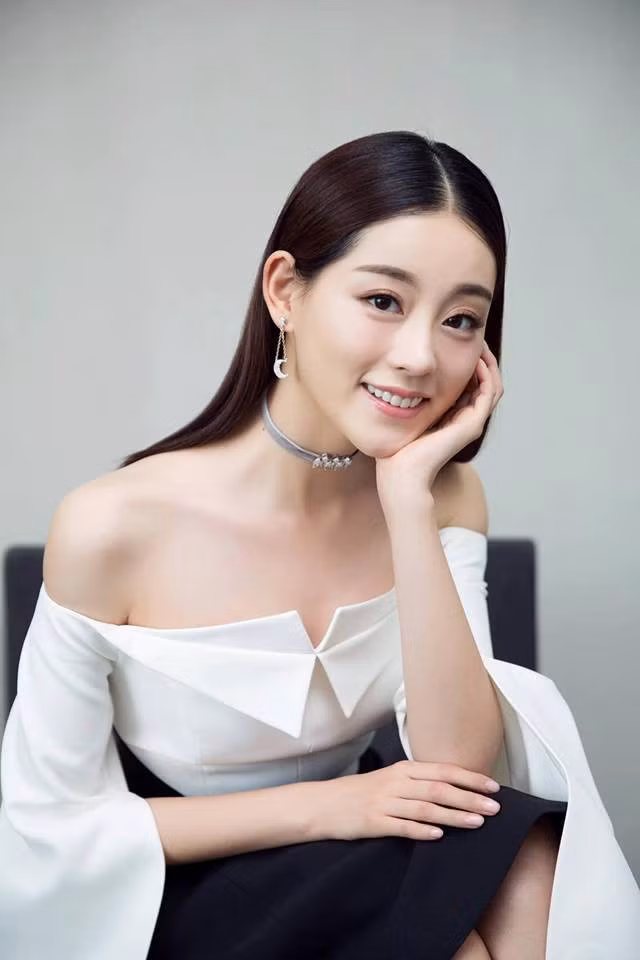 Sau vai diễn ác nữ của Chúc Tự Đan trong Tam sinh tam thế thập lý đào hoa, trang QQ nhận xét: “Ai đó từng ngắm Chúc Tự Đan múa linh tước tinh tế ngọt ngào sẽ không thể nhận ra đó cũng là Huyền Nữ cay nghiệt trên màn ảnh”.