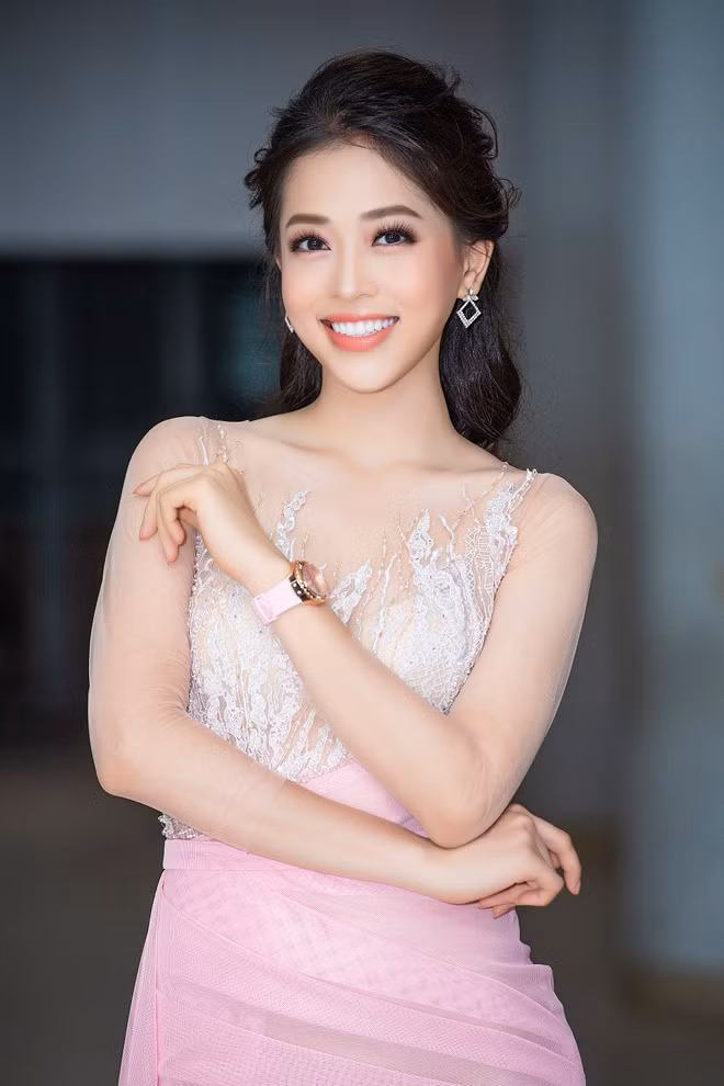 Bên cạnh thời gian dành cho gia đình, Phương Nga cũng liên tục tham gia các sự kiện và ưu tiên cho các dự án thiện nguyện hướng về cộng đồng.