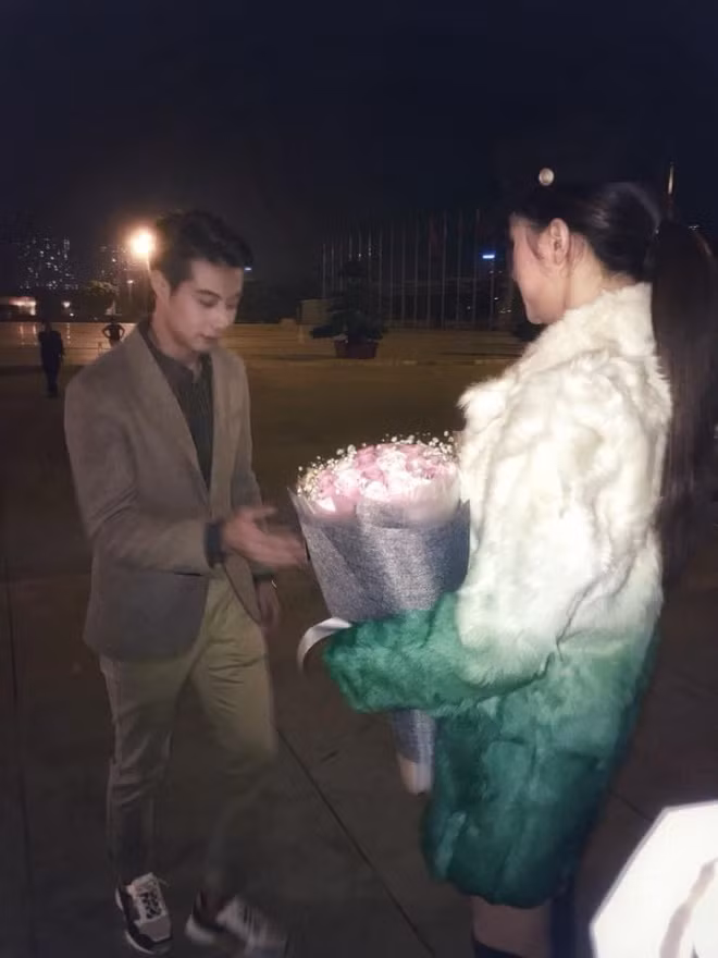 Su that tin Huong Giang Idol duoc ban trai Thai Lan cau hon