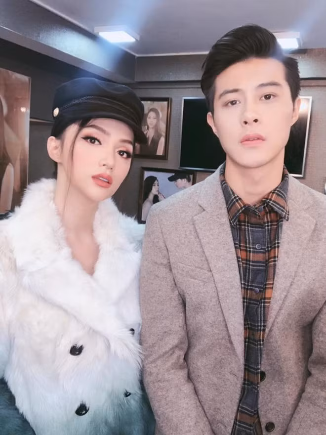 Sự thật là Hương Giang idol chỉ được tặng hoa chứ không phải cầu hôn.