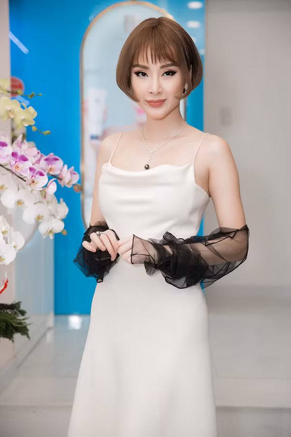 Hình ảnh Angela Phương Trinh ở sự kiện.