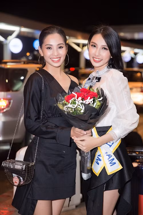 Cùng trưởng thành từ “cái nôi” Hoa hậu Việt Nam 2018, Tiểu Vy, Thúy An và Thùy Tiên trở nên thân thiết khi đều là những gương mặt đứng “top” của cuộc thi.