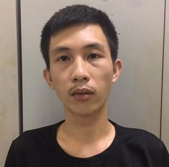  Mượn xe máy mang đi cầm cố để lấy tiền trả nợ: Nguyễn Thành Nam (SN 1992; trú Nghệ An) mượn xe máy của chị chị N.T.N (trú quận Ba Đình, Hà Nội) đi bán sim, do không bán được nên đã nảy sinh ý định cầm cố xe máy của chị N. để lấy tiền trả nợ. Sau đó, Nam đã đem xe đi "cắm" được 8,5 triệu đồng. Ngày 1/11, Công an quận Ba Đình cho biết đang tạm giữ Nam. 