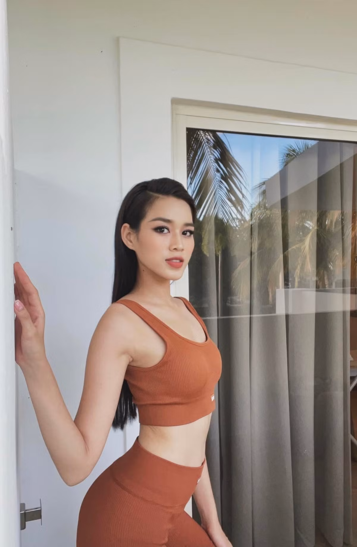 Hoa hau Do Thi Ha lot vao vong ban ket phan thi tai nang voi tiet muc danh dan T'rung-Hinh-2