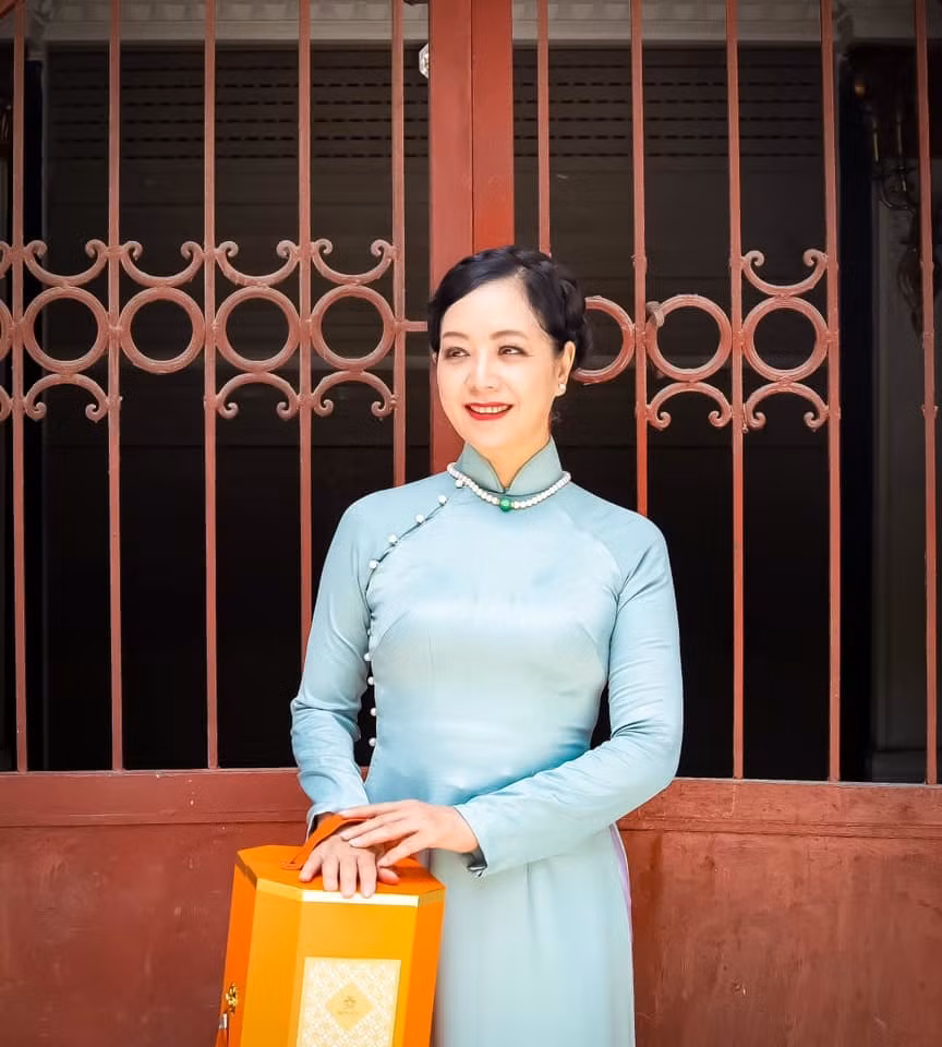 U60, NSUT Chieu Xuan van tre dep-Hinh-11