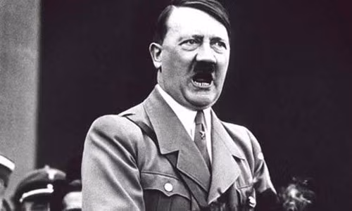 Để thực hiện tham vọng này, nhà độc tài Hitler huy động nhiều nguồn lực để xây dựng lực lượng quân sự hùng mạnh sau đó phát động các cuộc tấn công xâm lược.