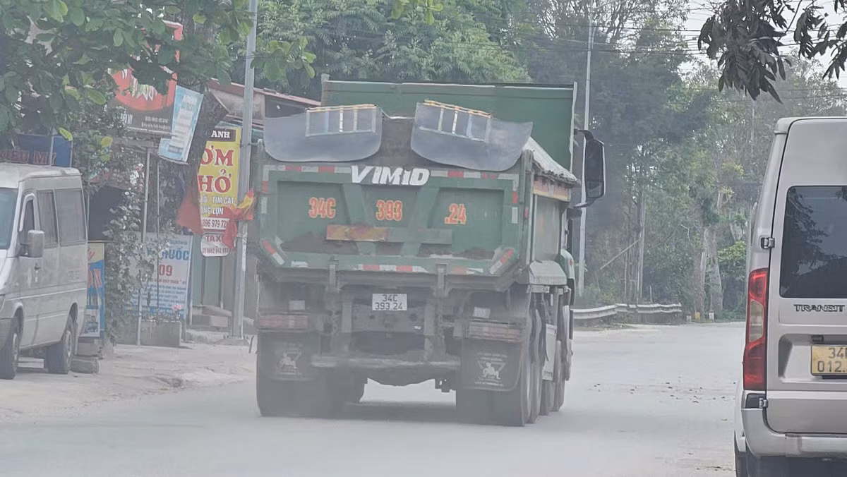 Hai Duong: San lap du an khu dan cu, xe tai “oanh tac” duong 392B-Hinh-8
