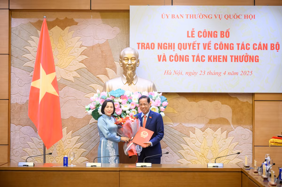 Một Phó Chủ nhiệm Ủy ban Văn hóa và Xã hội xin nghỉ hưu sớm - Hình 2 Mot Pho Chu nhiem Uy ban Van hoa va Xa hoi xin nghi huu som-Hinh-2