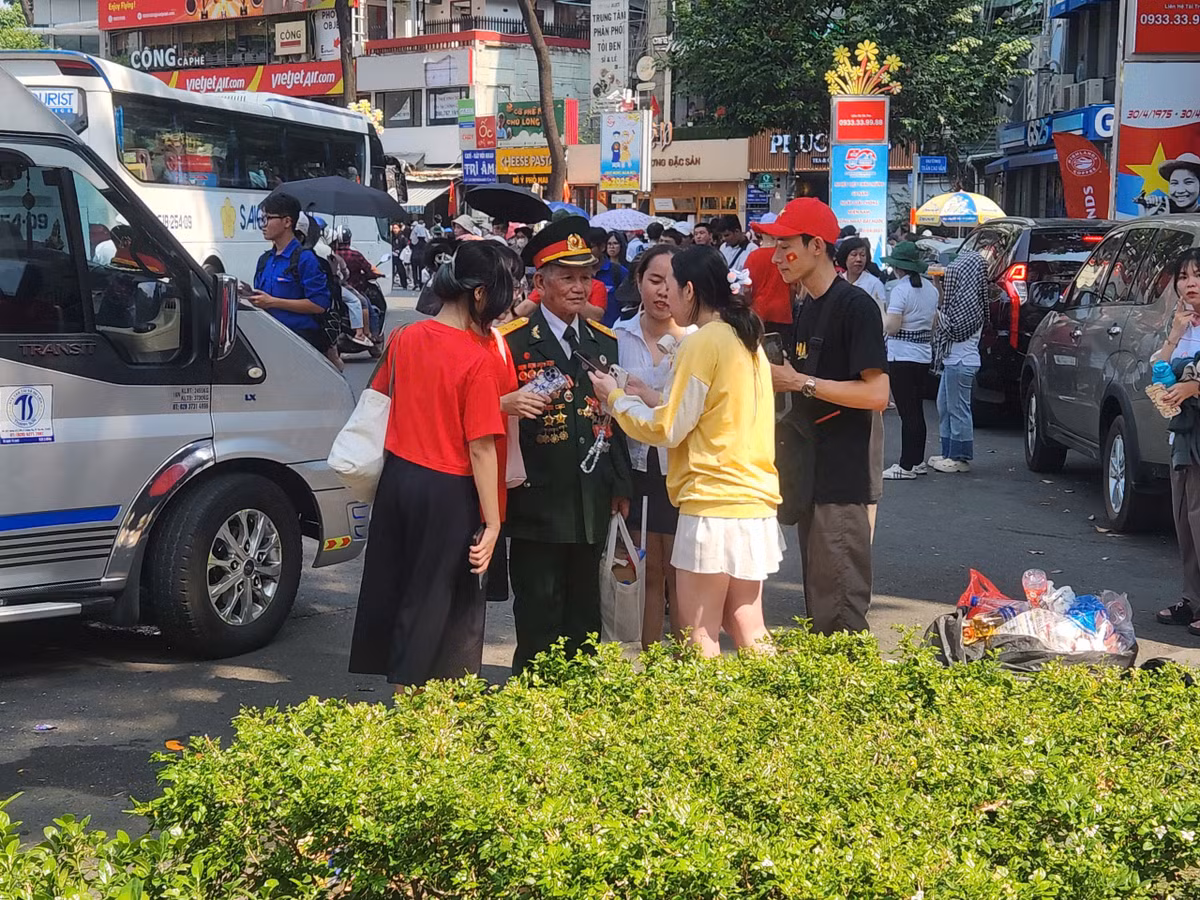 Truc tiep: Dieu binh, dieu hanh ky niem 50 nam ngay thong nhat dat nuoc-Hinh-12