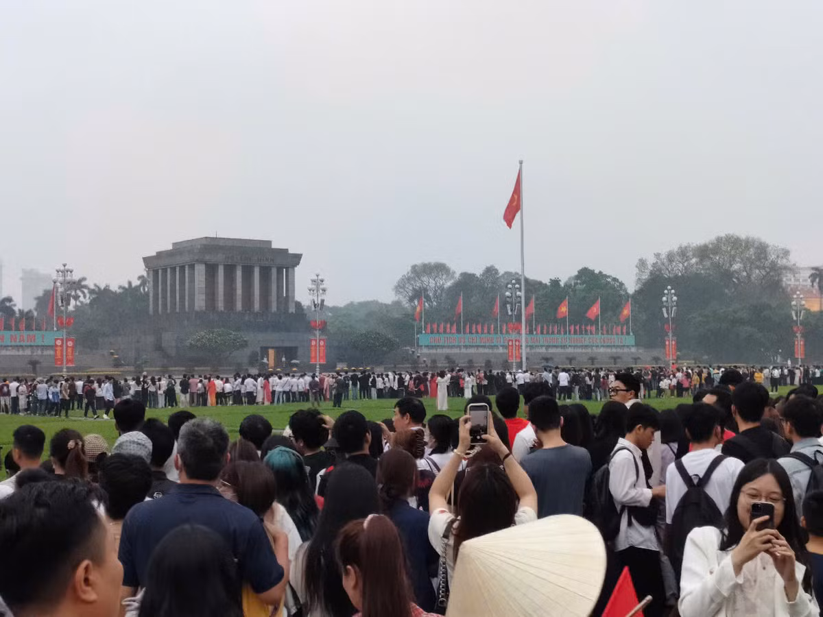 Trực tiếp: Diễu binh diễu hành kỷ niệm 50 năm ngày thống nhất đất nước - Hình 36 Truc tiep: Dieu binh dieu hanh ky niem 50 nam ngay thong nhat dat nuoc-Hinh-36