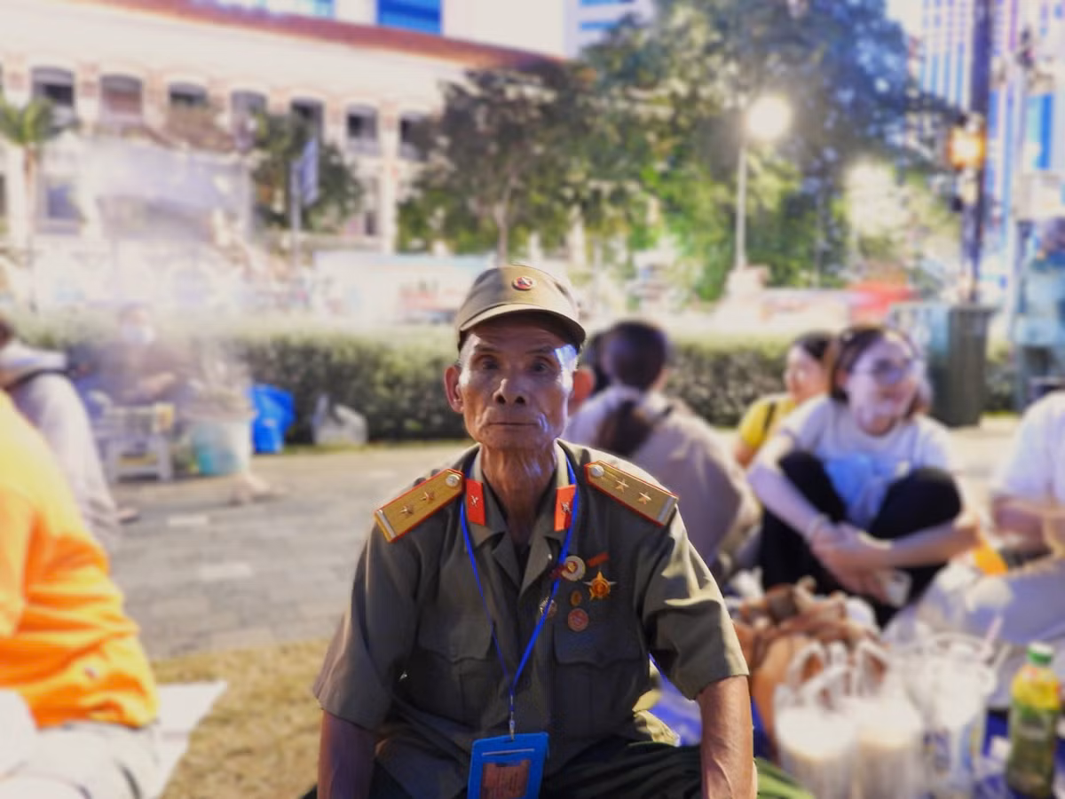 Trực tiếp: Diễu binh diễu hành kỷ niệm 50 năm ngày thống nhất đất nước - Hình 43 Truc tiep: Dieu binh dieu hanh ky niem 50 nam ngay thong nhat dat nuoc-Hinh-43