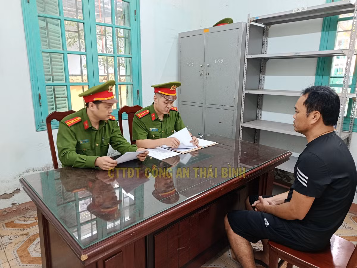Hut trom cat song Hong, 6 doi tuong o Thai Binh bi khoi to