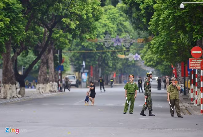 Đường Trần Phú cấm hoàn toàn phương tiện.