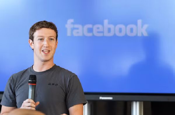 Trước đó, Frances Haugen cũng cho biết các thuật toán của Facebook được thiết kế để hiển thị cho người dùng những nội dung mà họ nhiều khả năng sẽ tương tác nhất để họ tiếp cận nhiều hơn với các quảng cáo giúp mang lại lợi nhuận cho Facebook.