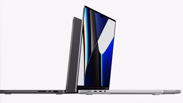 Hiệu suất CPU của M1 Pro cao hơn 70% so với M1. M1 Pro cũng hỗ trợ nhiều RAM hơn, với tùy chọn lên đến 32 GB, băng thông bộ nhớ 200 GB/s và GPU 14 hoặc 16 lõi với 2.048 điểm hiệu năng. Chip chứa 33,7 tỷ bóng bán dẫn, gần gấp đôi số bóng bán dẫn của M1.
