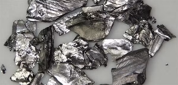 Californium - một kim loại actini - là nguyên tố siêu urani thứ sáu được tổng hợp. Đây cũng là một trong các nguyên tố có khối lượng nguyên tử cao nhất.