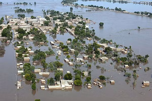 Sự biến chuyển từ El Nino sang La Nina tạo nên một dạng tàn phá khủng khiếp với con người, môi trường và hệ sinh thái trên Trái Đất.