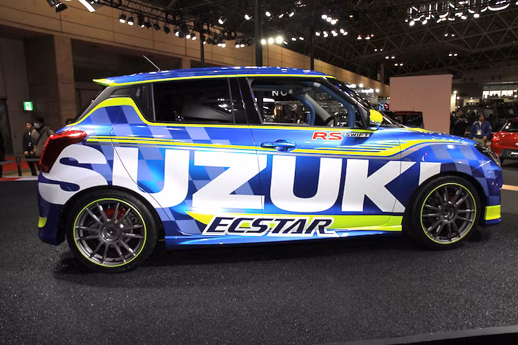Được Suzuki trưng bày tại triển lãm xe độ Tokyo Auto Salon, khả năng cao Swift Racer RS sẽ không được hãng "thương mại hóa". Nếu được bán ra, gần như chắc chắn chiếc xe sẽ chỉ được bán cho các đội đua để tham gia những giải đua dành riêng cho Swift và không được lưu thông ngoài đường công cộng.