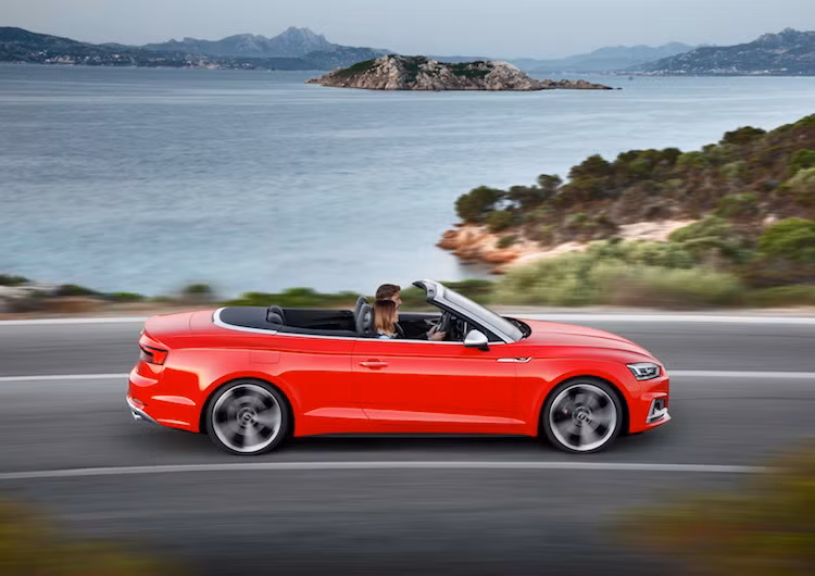 Phiên bản này có khả năng tăng tốc từ 0-100 km/h trong 4,7 giây, đạt tốc độ tối đa 250 km/h và chỉ tiêu thụ 7,3 lít xăng/100 km. Ngoài ra trong tương lai, Audi còn có thể tung ra thêm phiên bản siêu mạnh RS5 với động cơ V8 tăng áp kép 4 lít.